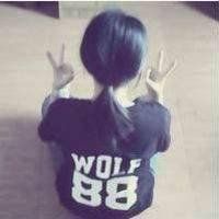 20张盘腿女生背影头像合集 免费下载