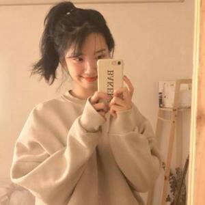 9张高清好看的手机控长发女生QQ头像