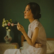 迷茫抽烟女人单张头像分享