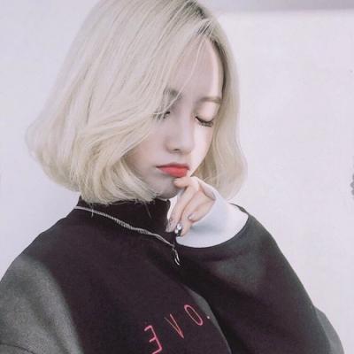 微信头像女短发气质 24张清爽感拉满的女生短发气质头像