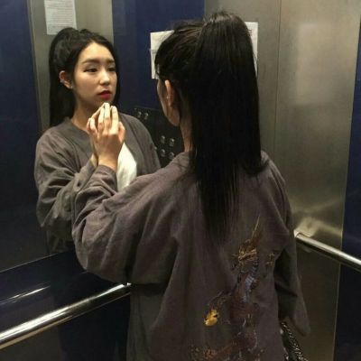 换上这些酷飒女生头像，出门走路都带风