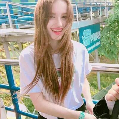 18张高清欧美范女生头像 适合当微信头像的时尚款