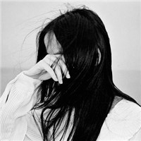 23张黑白女生流泪伤感头像 把难过藏在画面里