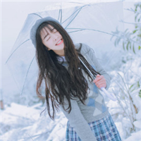 15张雪中女生QQ头像 氛围感拉满的雪景女生头像合集