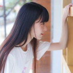 22张高清清新长发美女头像 氛围感拉满的女生头像合集