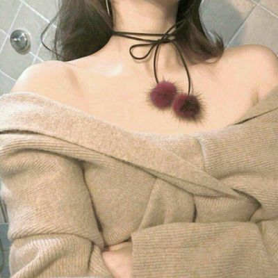 女生露锁骨QQ头像合集！7张高清性感露肩锁骨女生头像