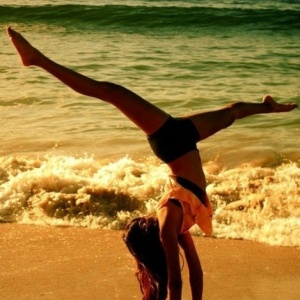 16张高清意境感女生身材头像 唯美氛围感拉满