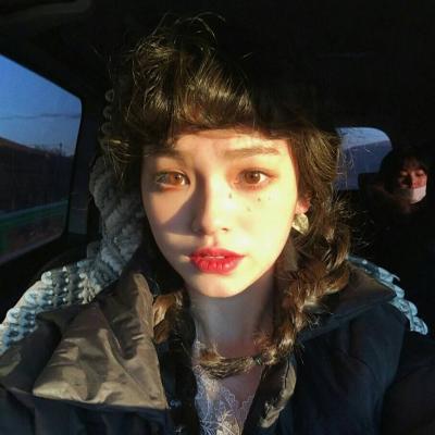 36张高清好看的女生唯美QQ头像大图
