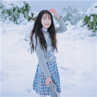 15张雪中女生QQ头像 氛围感拉满的雪景女生头像合集