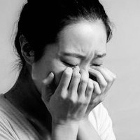 23张黑白女生流泪伤感头像 把难过藏在画面里