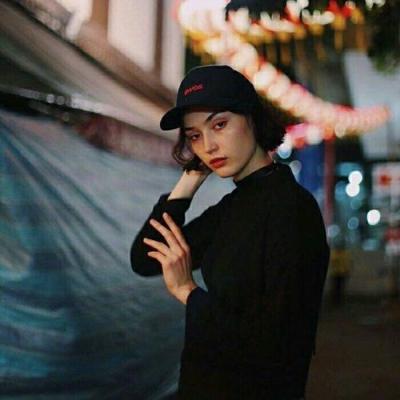 33张高清高冷黑暗系女生头像合集