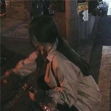 12张高清侧面伤感女生QQ头像 氛围感拉满