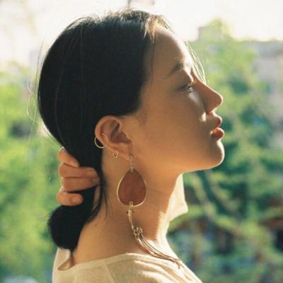 21张高清女生唯美时尚头像 氛围感拉满