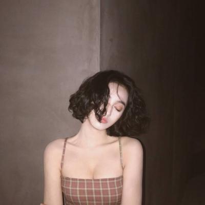 36张超酷短发个性女生头像 高清无水印直接用