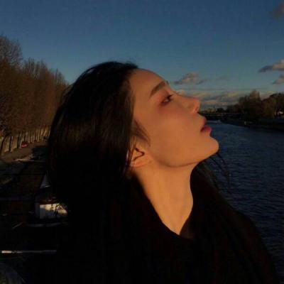 33张高清时尚萌系女生头像合集