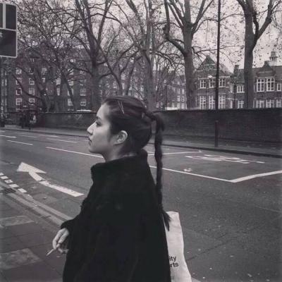 女生难过的微信头像 28张高清合集