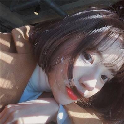 22张简约气质款女生微信头像 高清无水印直接用