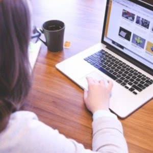 25张高清气质职业女性头像 精致高端职场形象照合集