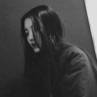 女生黑白高冷微信头像合集 27张高清好看的图来了