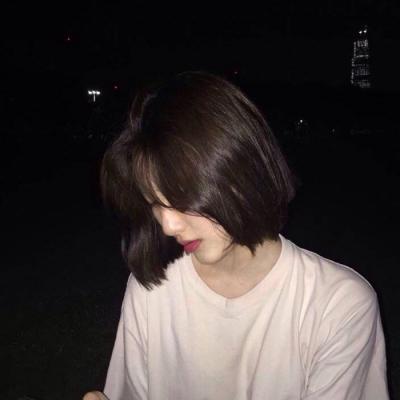 26张高清清新风！女生短发侧脸头像合集