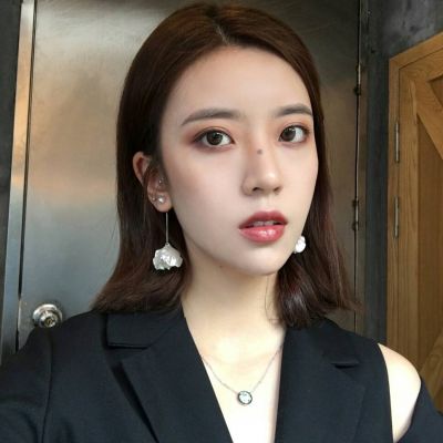 霸气酷感拉满！36张高清野性酷姐女头像合集