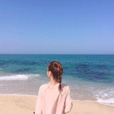 21张高清有质感的女生背影头像 简约气质拉满