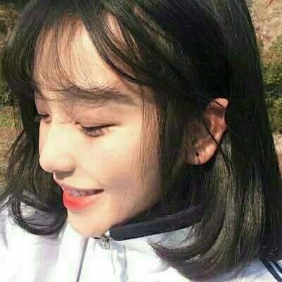 15张高清高冷气质短发女生头像 氛围感拉满