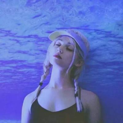 蓝色控看过来！29张高清唯美女生QQ头像合集