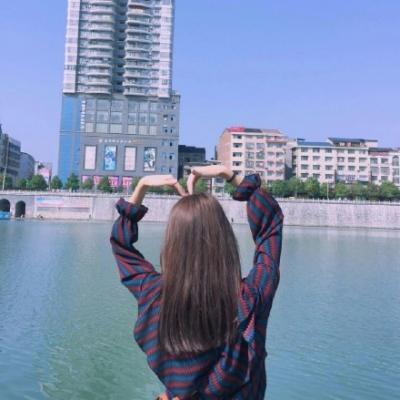 21张高清有质感的女生背影头像 简约气质拉满