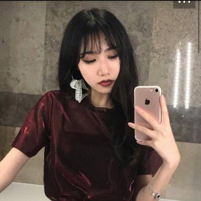 女生对着镜子用手机自拍的高清头像合集 共34张好看的镜拍女生头像