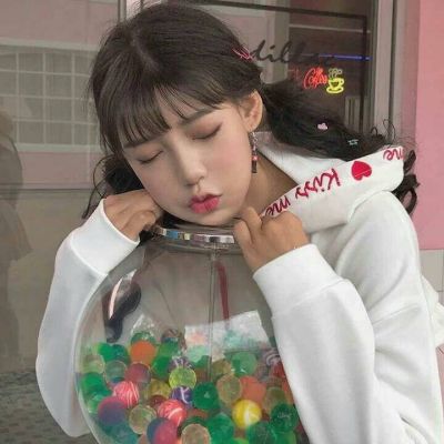 16张高清可爱沉默少女QQ头像 氛围感拉满