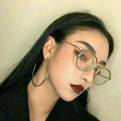 女生超拽头像合集 17张高清洒脱个性的女生头像
