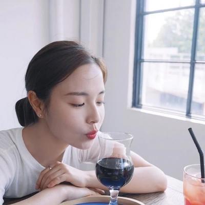 24张高清款！女生清纯淡雅风微信头像合集