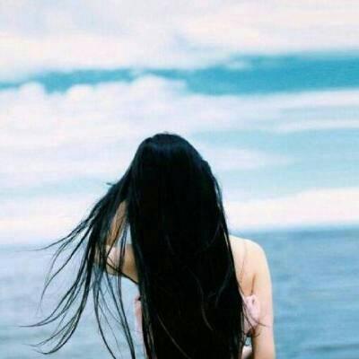 11张高清海边意境女生背影头像 氛围感拉满