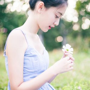 12张成熟阳光风格女生微笑头像 高清唯美氛围感拉满