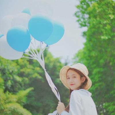19张简约干净的白色系小清新女生头像合集