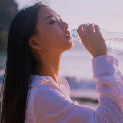 21张高清清纯女生头像 氛围感拉满的唯美头像合集