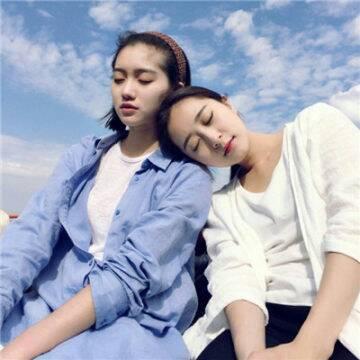 12张氛围感拉满的亲密闺蜜头像，高清又好看