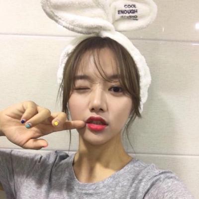 可爱女生微信头像 高清好看的27张女孩头像合集