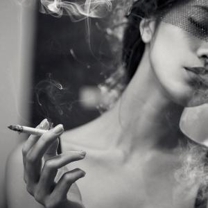 66张高清伤感女生孤独头像合集 适合换头像的氛围感素材