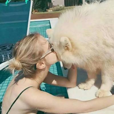 19张高清欧美女生霸气拽头像 好看又有范儿