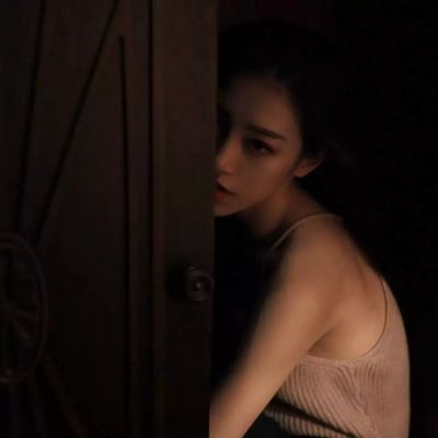 22张高清高冷气质女神头像 氛围感拉满