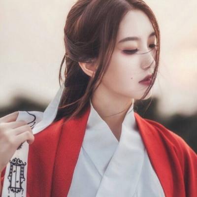 22张高清女生古风意境头像合集 好看又有氛围感