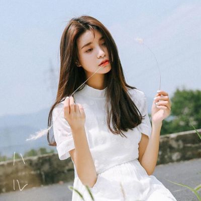 24张简约又温柔的女生头像合集