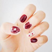 适合美甲师用的创意彩色美甲头像 共19张女生头像