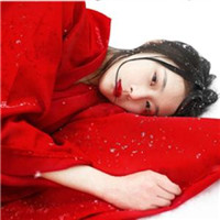18张红衣女生微信头像 氛围感拉满的女生头像合集