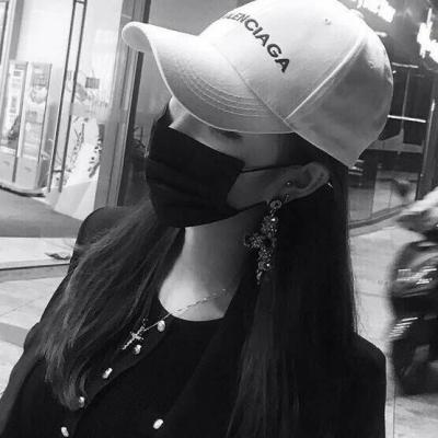 20张酷感拉满的戴帽女生头像 高清无水印直接存