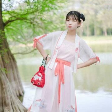 17张高清好看的古风女生QQ头像合集