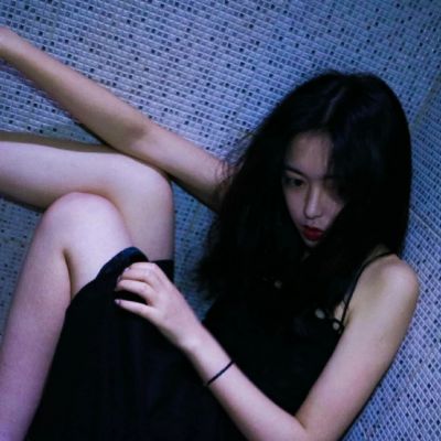 24张QQ女生颓废头像｜带着抽烟喝酒氛围感的失落情绪头像