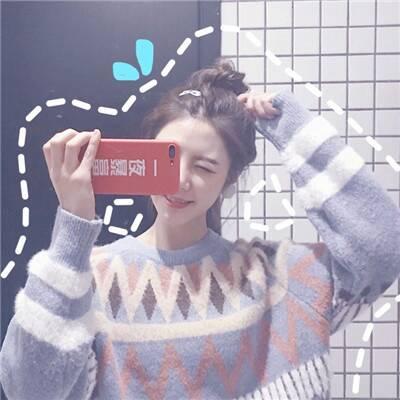 9张高清好看的手机控长发女生QQ头像